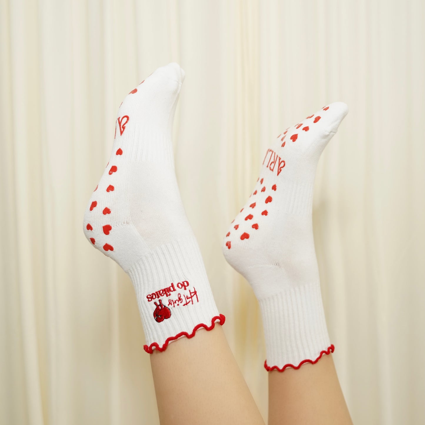 "Hot Girls Do Pilates" Pilates Zokni